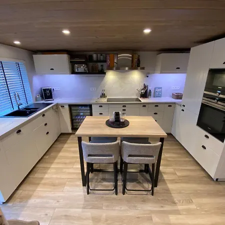 Le D'henri Holiday home Hanzinne