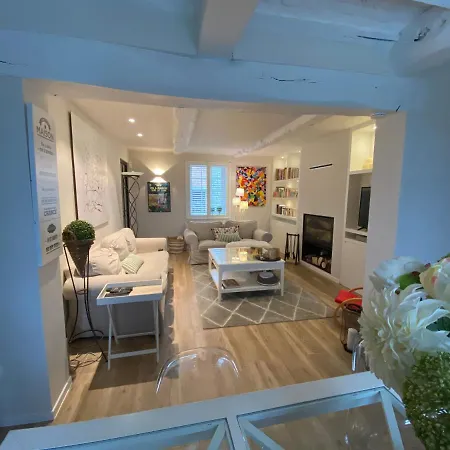 Le D'henri Holiday home *